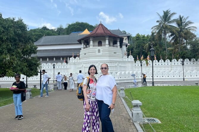 06 Nights 07 Days - Sri Lanka Private Tour - Kandy begins with the Sacred Tooth Relic