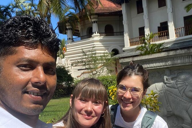 10 Days Sri Lanka Tour with Sujeewa - Day 9: Galle Fort and sunset at Coconut Tree Hill