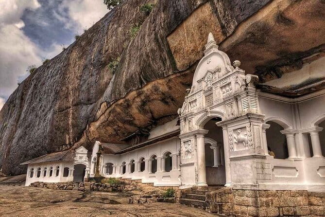 12 Days Tour Grand Discovery of Sri Lanka - Day 7: The Nanu Oya train and Ella’s famous bridge