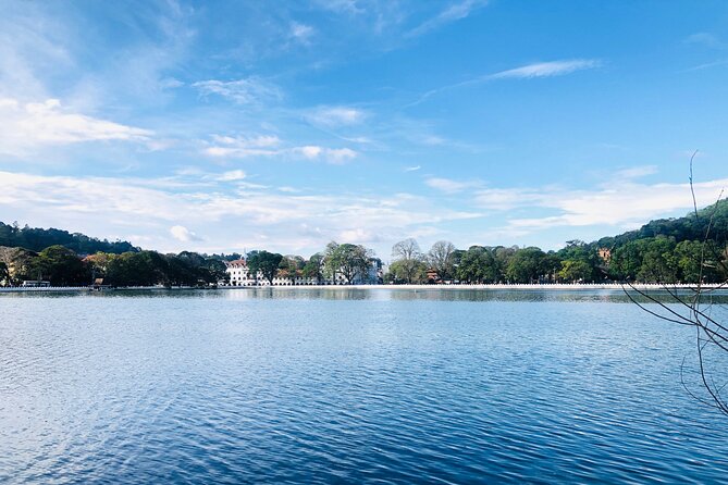 3-Day Heart of Sri Lanka, Kandy, Wonder 8 Sigiriya, Nuwara Eliya-Little England - What this three-day Sri Lanka tour is really trying to do