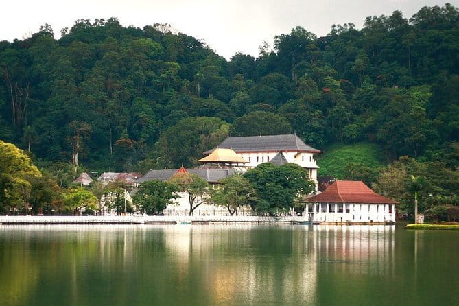 3 Days Tour to Kandy Nuwara Eliya & Sigiriya from Colombo - The hotel plan and what your $250 covers