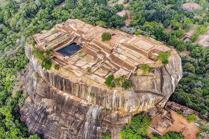 3 Days Tour to Sigiriya & Kandy with Kingfisher Tours Sri Lanka - Day 1: From the airport to Sigiriya’s Lion Rock