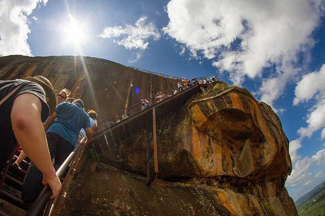4-Day Essence of Sri Lanka Tour - Four days from the coast to Sri Lanka’s cultural heart