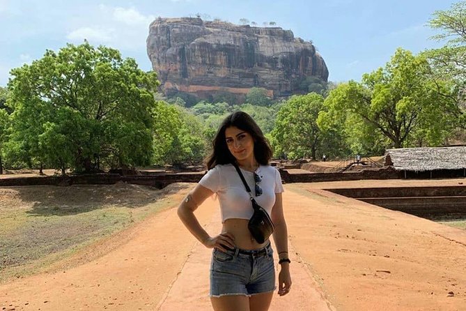 4 Days Essence Of Sri Lanka - Day two: village life, painted caves, and Kandy