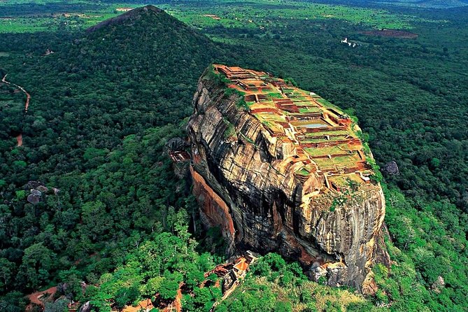6-Day Sri Lanka Heritage Private Tour - Day 1: From Bandaranaike Airport to Sigiriya