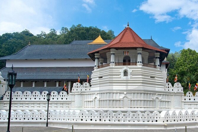 6 Days Private Vehicle With Driver Explore Sri Lanka By Your Own Plans - Day Six: Colombo’s Religious and Colonial Center