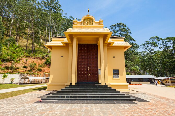 6 Days Private Vehicle with English Speaking Chauffeur - Day 6: Colombo’s temples, monuments, and waterfront
