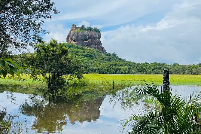 7 Days Sri Lanka Safari Tour - Day 2: Climbing Sigiriya and Pidurangala Rock
