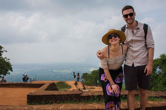 7 Days Sri Lanka Sightseeing Tour - Day 4: Ella, the Nine Arches Bridge, and the train ride