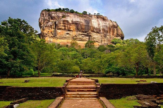 7 Nights Private Tour Of Sri Lanka - Day 3: Dambulla caves and Kandy’s sacred center