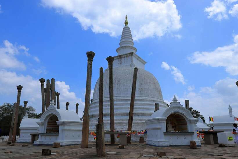 8-Day Sri Lanka Private Round Tour Hotels, Meals, Car, Guide - Day 5: Gregory Lake and the uncertain blue train