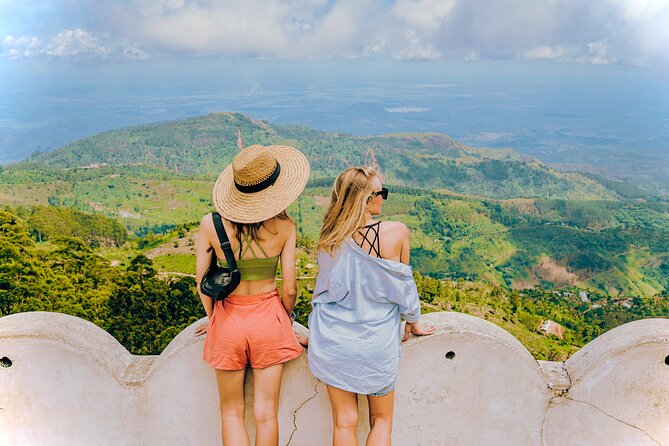 8 Days Private Guided Multi Day Tour in Sri Lanka - The Kandy to Ella train on day two