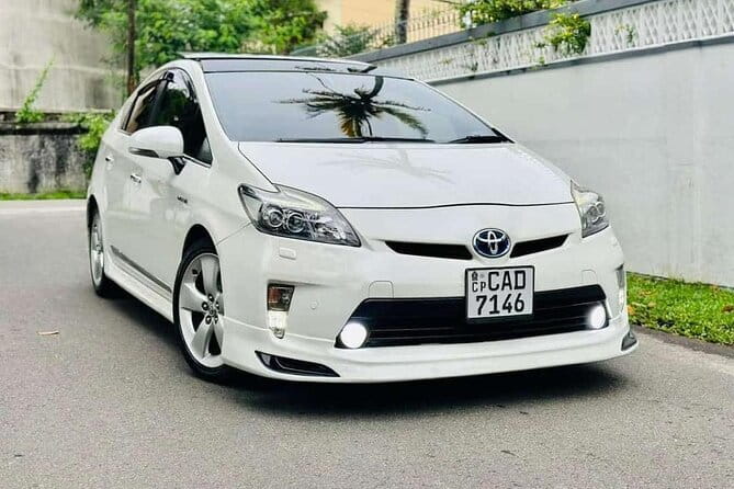 Airport Taxi Transfers from Colombo Airport to Nuwara Eliya - From Bandaranaike Airport to the hill country