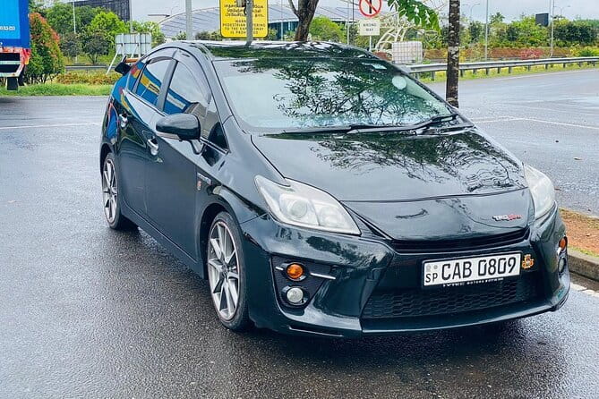 Airport Taxi Transfers from Colombo Airport to Nuwara Eliya - Comfort, luggage, and vehicle details