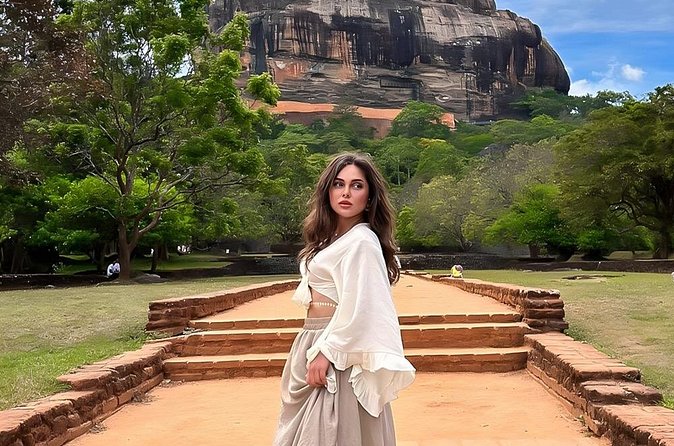 Airport Transfer to Colombo Ella Galle Sigiriya Kandy and More - The driver can make or break the journey