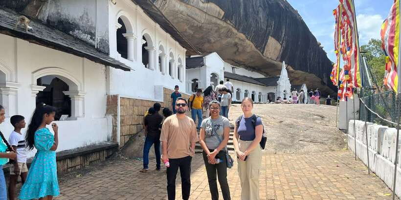 All Inclusive 3 in 1 pass-Day Trip to Sigiriya Galle Kandy - Kandy: the Sacred Tooth Relic and royal gardens