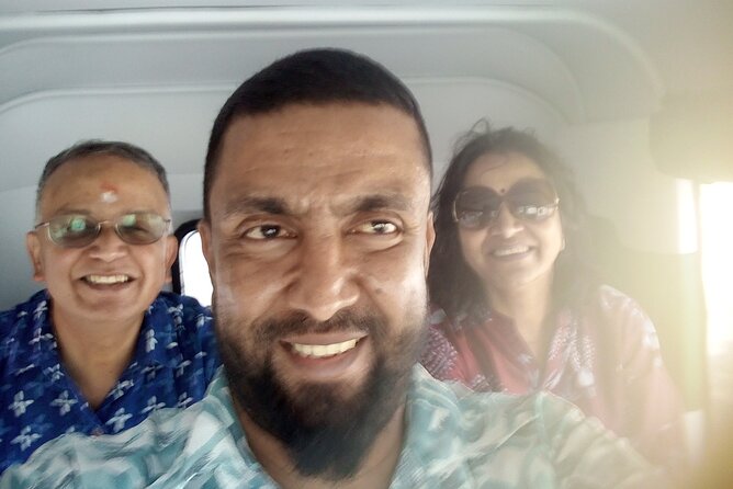 All inclusive colombo Tuk Tuk city tour - Pettah and the red-and-white Jami Ul-Alfar Mosque