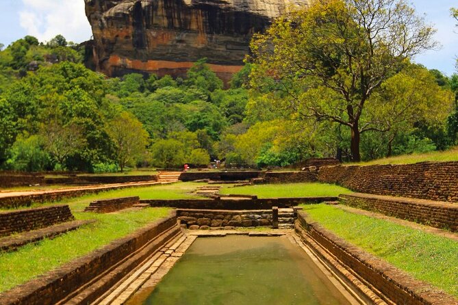 All-inclusive Day Tour of Sigiriya & Dambulla from Colombo - A Different Kind of History at Ibbankatuwa