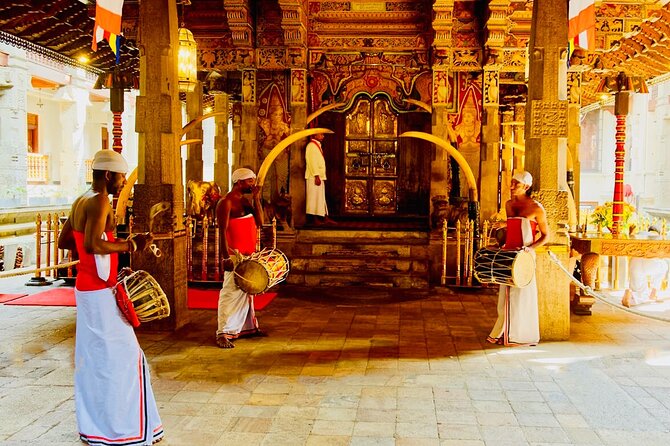 All Inclusive Kandy Private Day Tour From Colombo and Negombo - The Temple of the Sacred Tooth Relic sets the tone