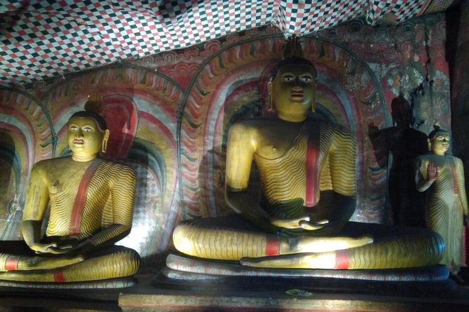 All inclusive Private Day tour Sigiriya, Dambulla & traditional village tour - A short stop at the Rawana spice garden