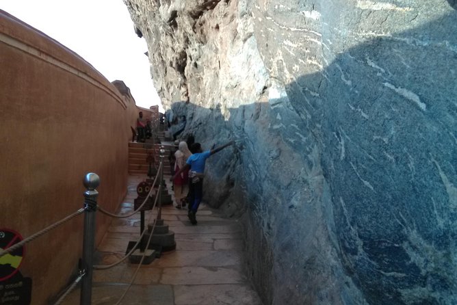 All inclusive Private Day tour Sigiriya, Dambulla & traditional village tour - The village tour adds hands-on local life