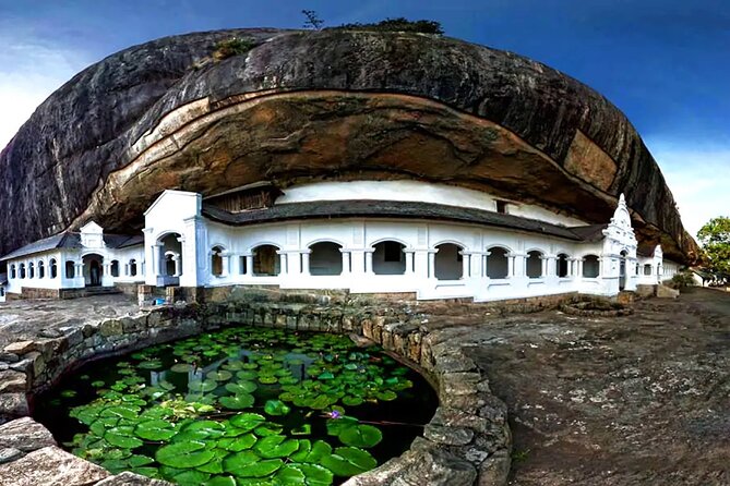 All Inclusive Sigiriya and Dambulla Day Tour from Colombo - Rice and curry at a local home