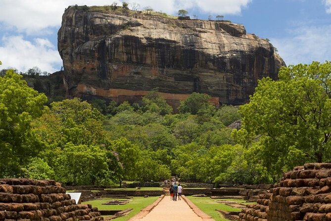 All-inclusive Sigiriya, Dambulla and Wildlife Safari from Colombo - Climbing the ancient rock fortress