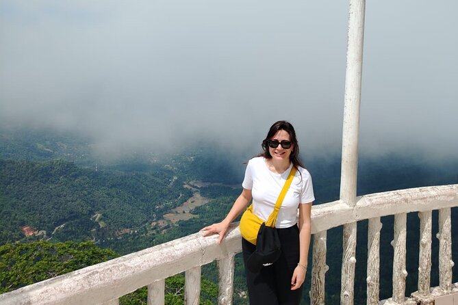 Ambuluwawa Tower & Kandy Culture and Nature Private Day Tour - A sacred hour at the Temple of the Tooth