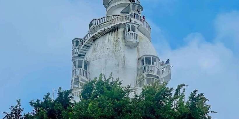 Ambuluwawa Tower & Pinnawala & Kandy Day Tour From Negombo - Kandy’s sacred Temple of the Tooth