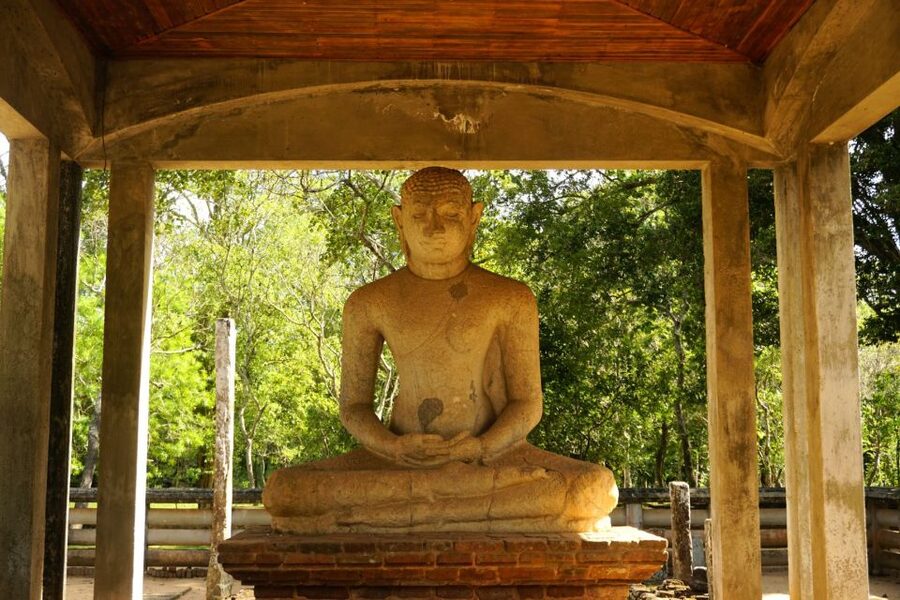 Anuradhapura Private Ancient City Day Tour - Kuttam Pokuna and the engineering of daily monastic life