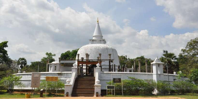 Anuradhapura: Private Half-Day Cycling Tour w/ Guide - Booking flexibility and meeting details