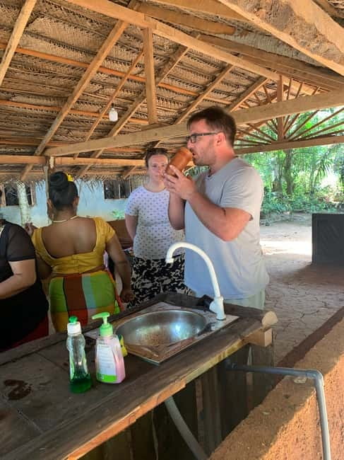 Anuradhapura: Traditional Milk Rice Cooking Class - Cooking kiribath over a wood-fired stove