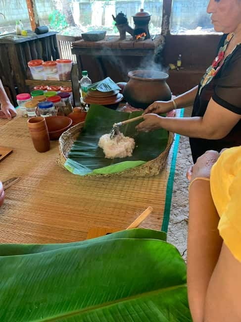 Anuradhapura: Traditional Milk Rice Cooking Class - Shaping and serving the finished milk rice