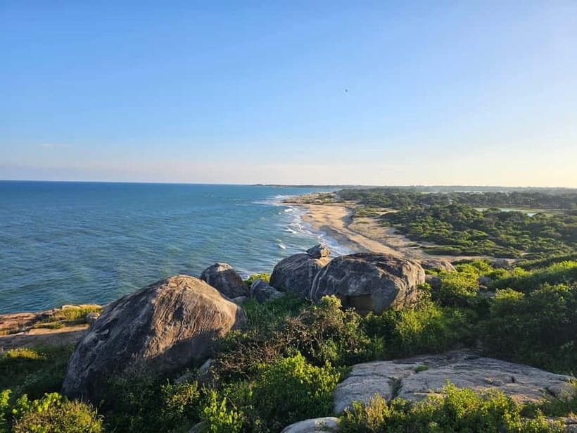 Arugam Bay: Elephant Rock Sunrise or Sunset Tour with Meals - Why Elephant Rock makes a good short outing