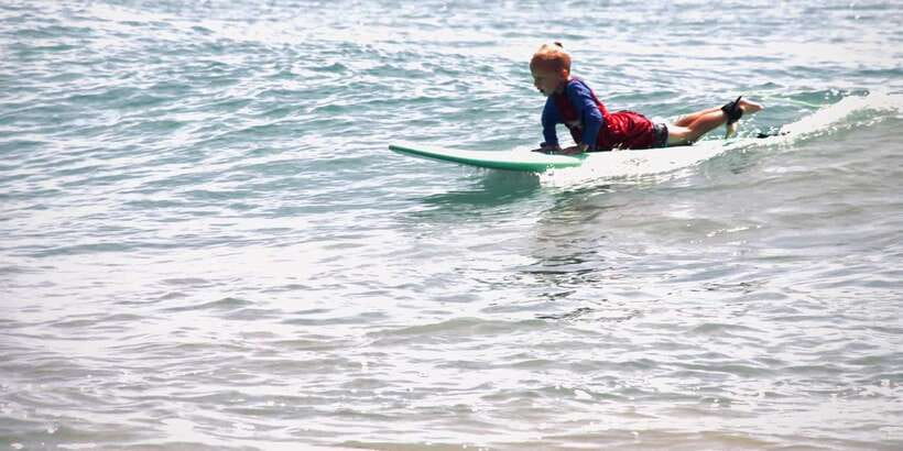 Arugam Bay Surf Lessons : Beginner Surf Experience - Getting started with a tuk tuk pickup