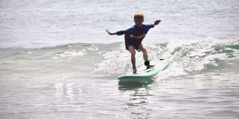 Arugam Bay Surf Lessons : Beginner Surf Experience - Your first 90 minutes on an Arugam Bay board