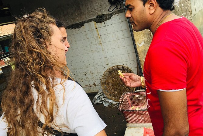 Authentic Sri Lankan Cooking Class in Kandy with Local Family - Arriving near Bahirawakanda Mountain at 5:00 pm