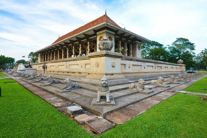 Best of Colombo - Private Guided City Tour - Old Town Hall and Independence Square