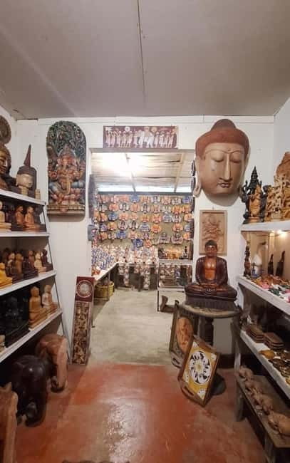 Best Private Kandy City Tour by Tuk Tuk with Local Guide - Royal Botanical Gardens and the important extra cost
