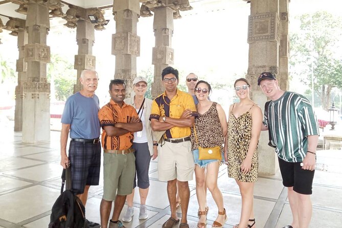 Colombo Bay Tuk Tuk City Tour - What the guide adds to the experience