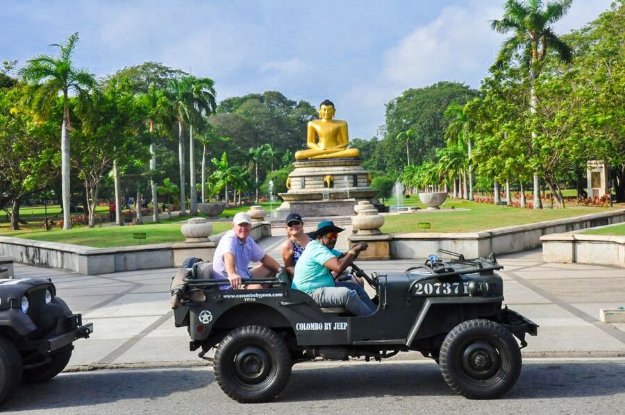 Colombo: City by World War Jeep Private Tour - Gangaramaya Temple in 30 minutes