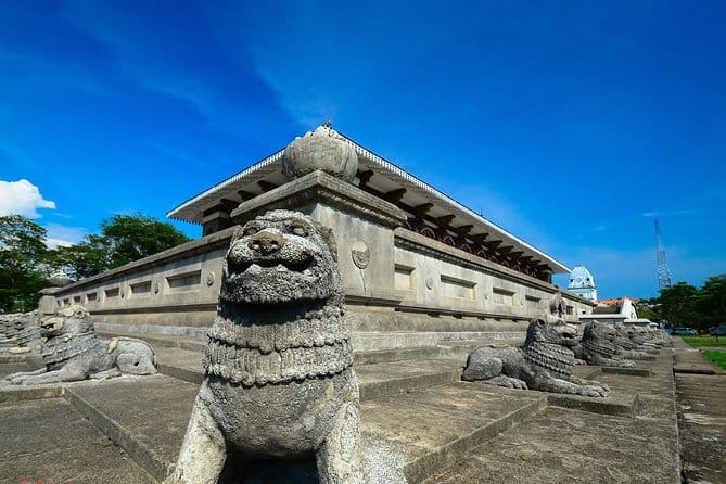 Colombo City - Half Day Private Tour - Starting at Kalaniya Temple