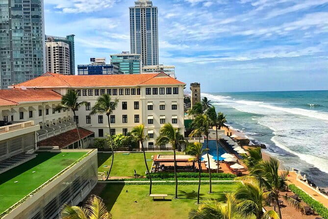 Colombo City - Half Day Private Tour - The harbor, Fort, and Old Parliament area
