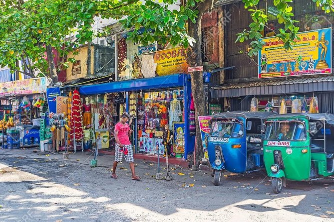 Colombo City Sightseeing - Shopping, bargains, and the possible gem factory stop
