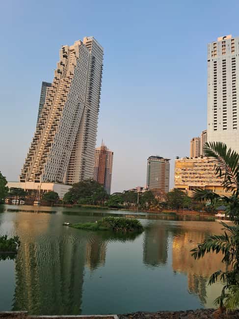 Colombo: City Sightseeing Tour by Car with Driver-Guide - Fort, the harbor, and the old colonial buildings