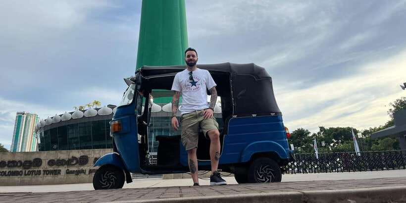 Colombo: City Sightseeing Tour by Tuk-Tuk with Pickup - Colonial Colombo and the sea-facing Old Parliament