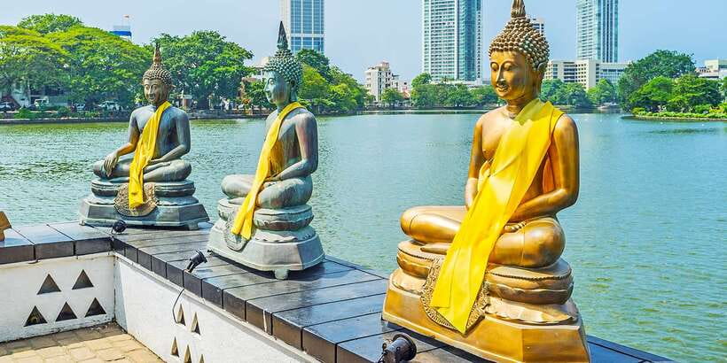 Colombo: City Sightseeing Tour by Tuk-Tuk with Pickup - A short stop at Sri Kailawasanathan Swami Devasthanam Kovil