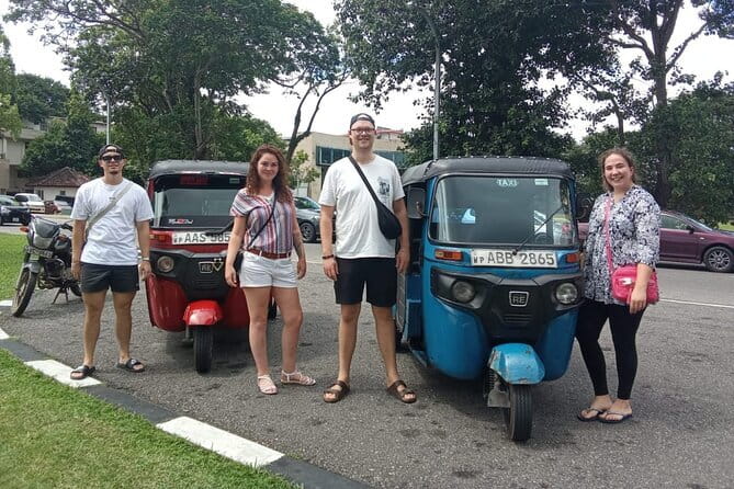 Colombo: City Sightseeing Tour by Tuk-Tuk with Pickup & Drop - Viharamahadevi Park and Independence Square