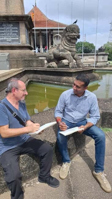 Colombo: City Sketching Lesson and Walk - How the small group changes the lesson