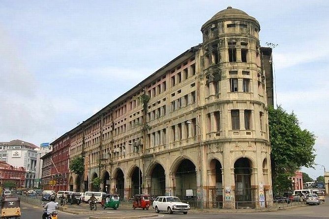 Colombo City Tour by Car – Private & All-Inclusive - Independence Square and Viharamahadevi Park